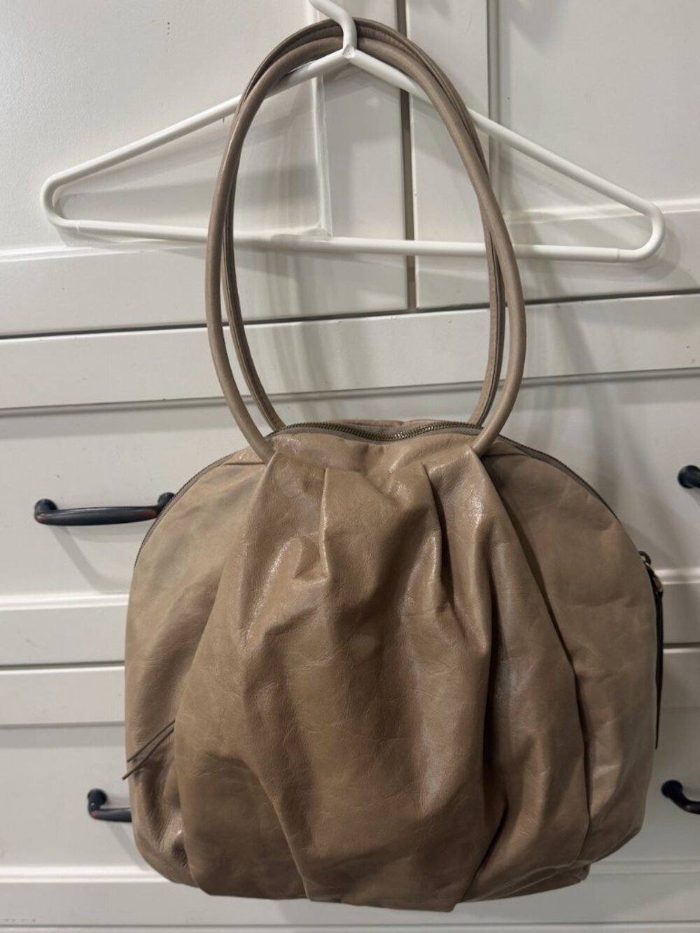 HOBO rich leather tan